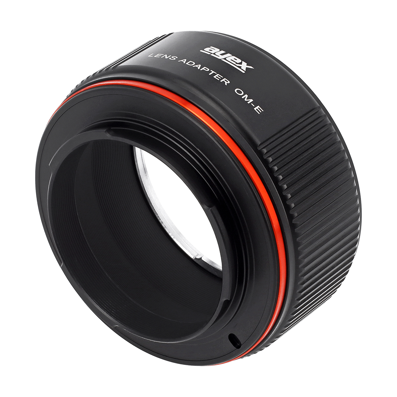 Ein schwarzer Objektivadapter mit rotem Ring. Darauf steht 'ayex' und 'LENS ADAPTER OM-E'.