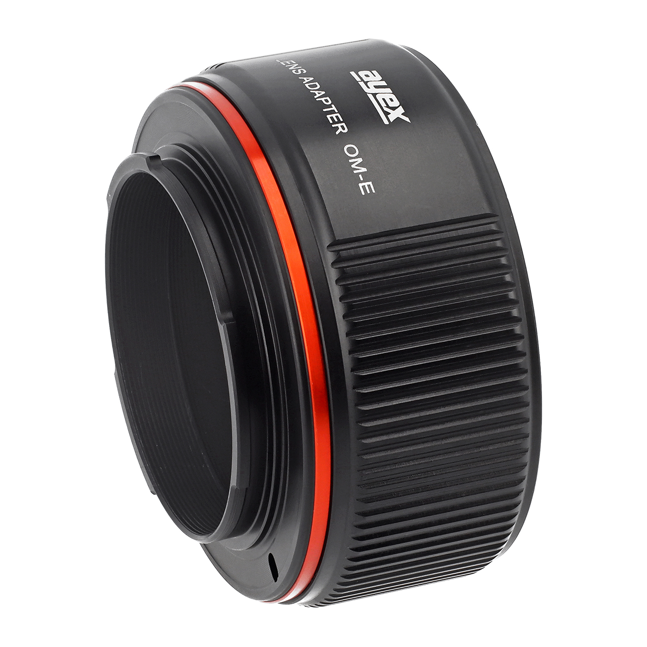 Ein schwarzer Objektivadapter mit rotem Ring. Darauf steht 'ayex' und 'LENS ADAPTER OM-E'.