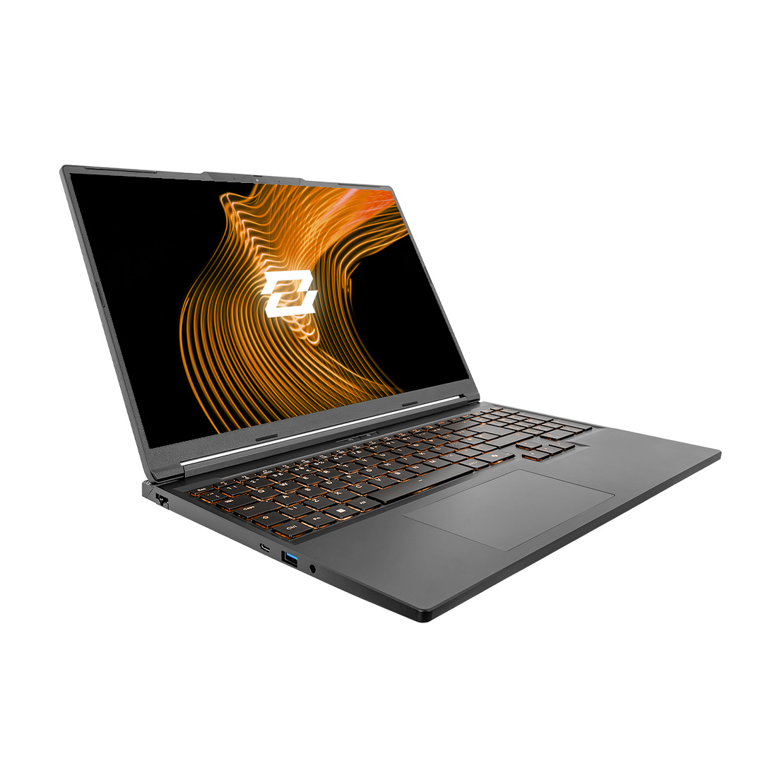 Un laptop grigio è aperto, mostrando un logo sullo schermo. La tastiera è illuminata. Lo sfondo è bianco.