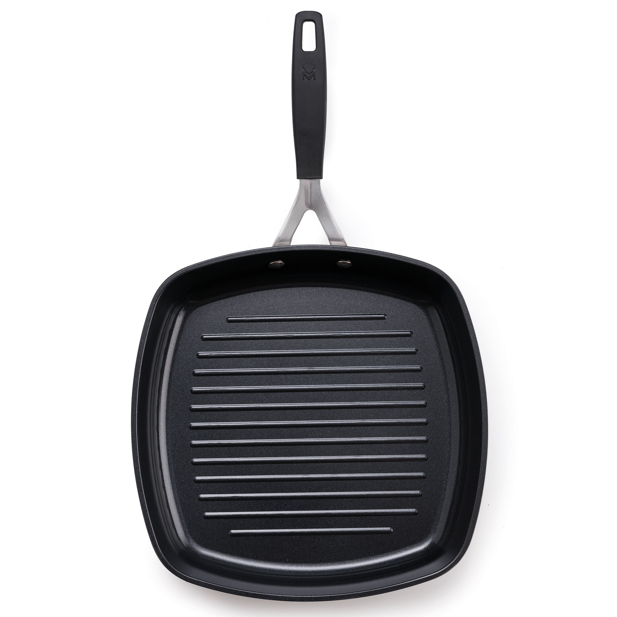 Una sartén cuadrada para parrilla con mango negro y superficie de cocción acanalada, sobre fondo blanco.