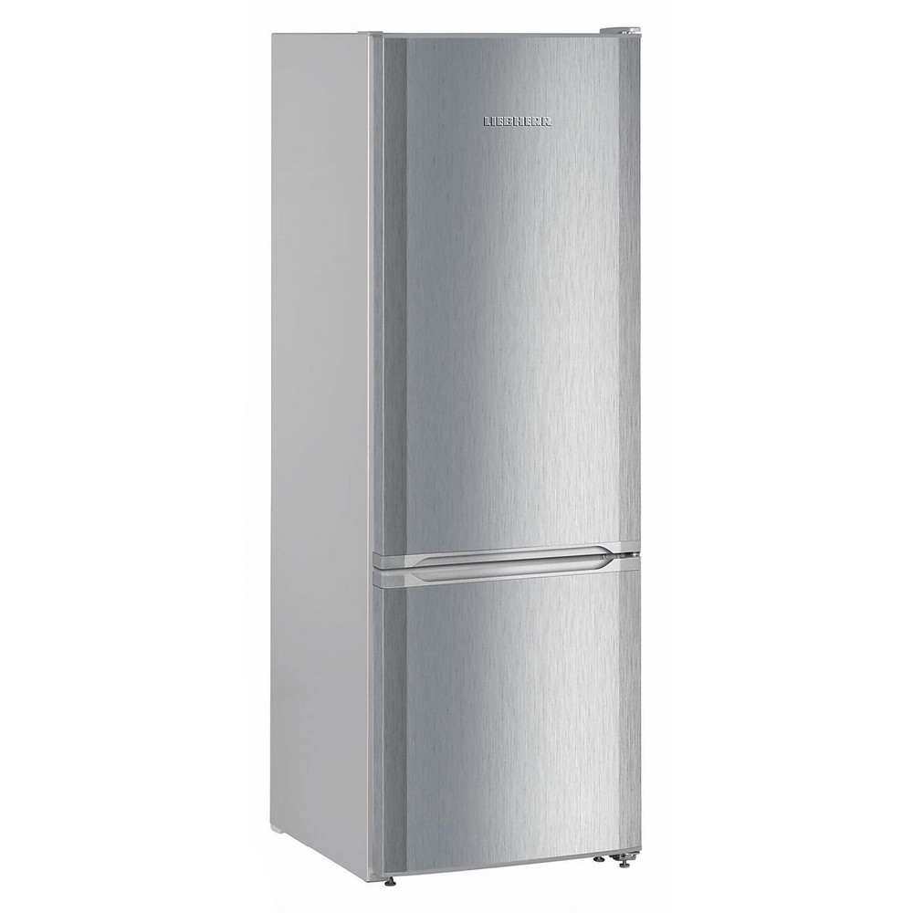Un frigorifero argentato a due porte. La porta superiore ha il marchio 'Liebherr'. Si trova su sfondo bianco.