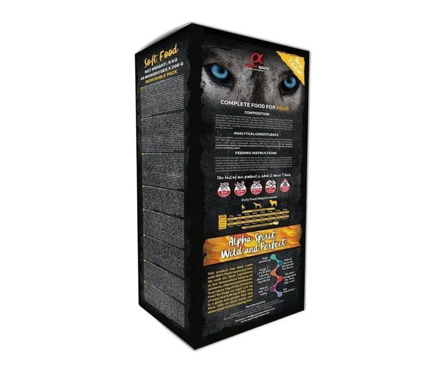 Opakowanie karmy dla psów. Pokazuje oczy wilka, tekst o pełnoporcjowej karmie i składnikach. Marka to Alpha Spirit.
