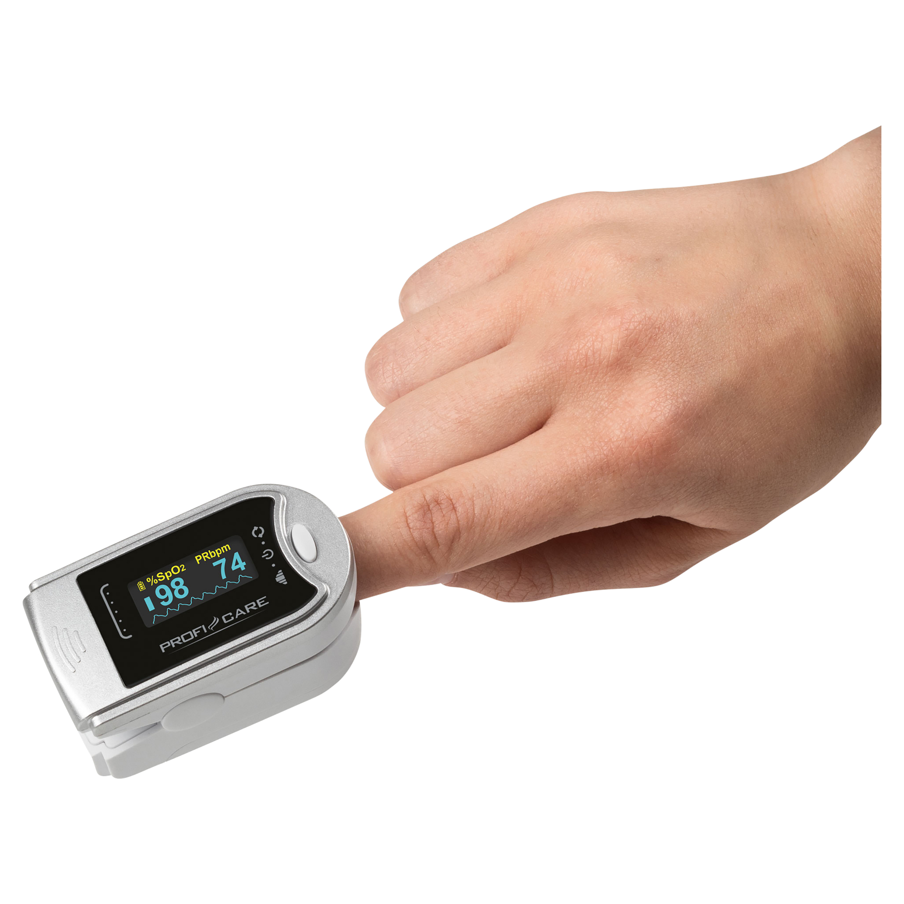 Eine Hand mit einem Finger in einem Pulsoximeter. Das Gerät zeigt einen Blutsauerstoffgehalt von 98 % und eine Pulsfrequenz von 74 Schlägen pro Minute an.