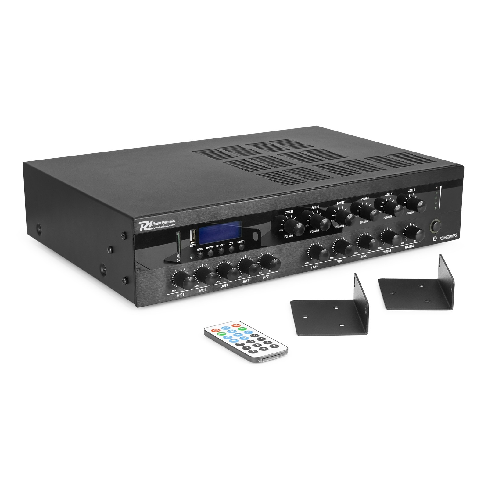 Amplificador de audio negro con perillas, botones y control remoto. Incluye soportes de montaje. La marca es Power Dynamics.