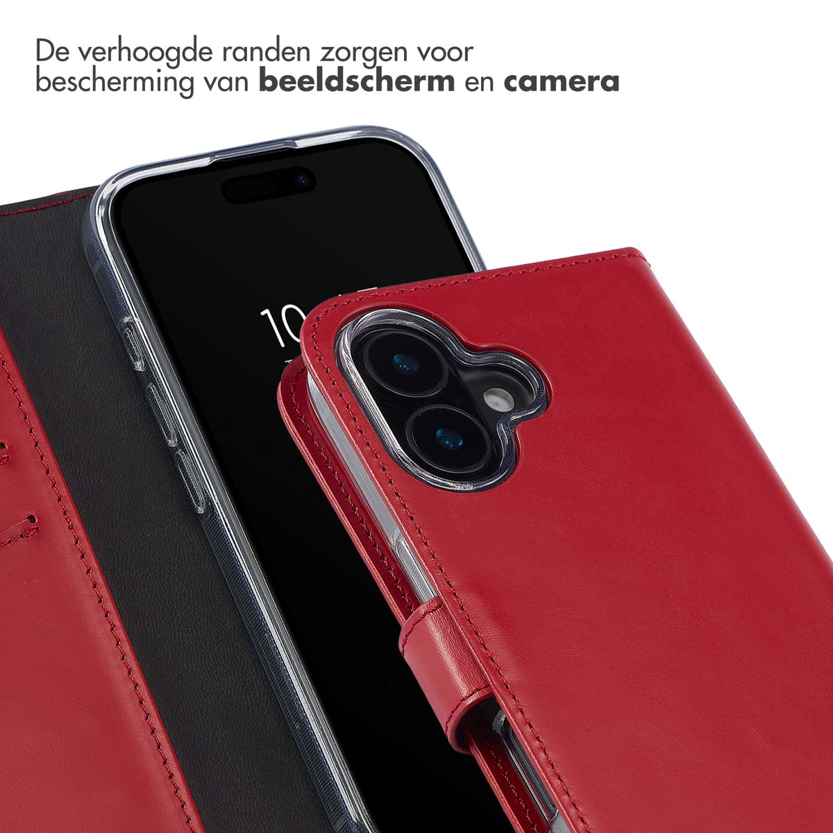Een rode leren telefoonhoes beschermt een zwarte smartphone. De hoes heeft verhoogde randen voor scherm- en camerabescherming.
