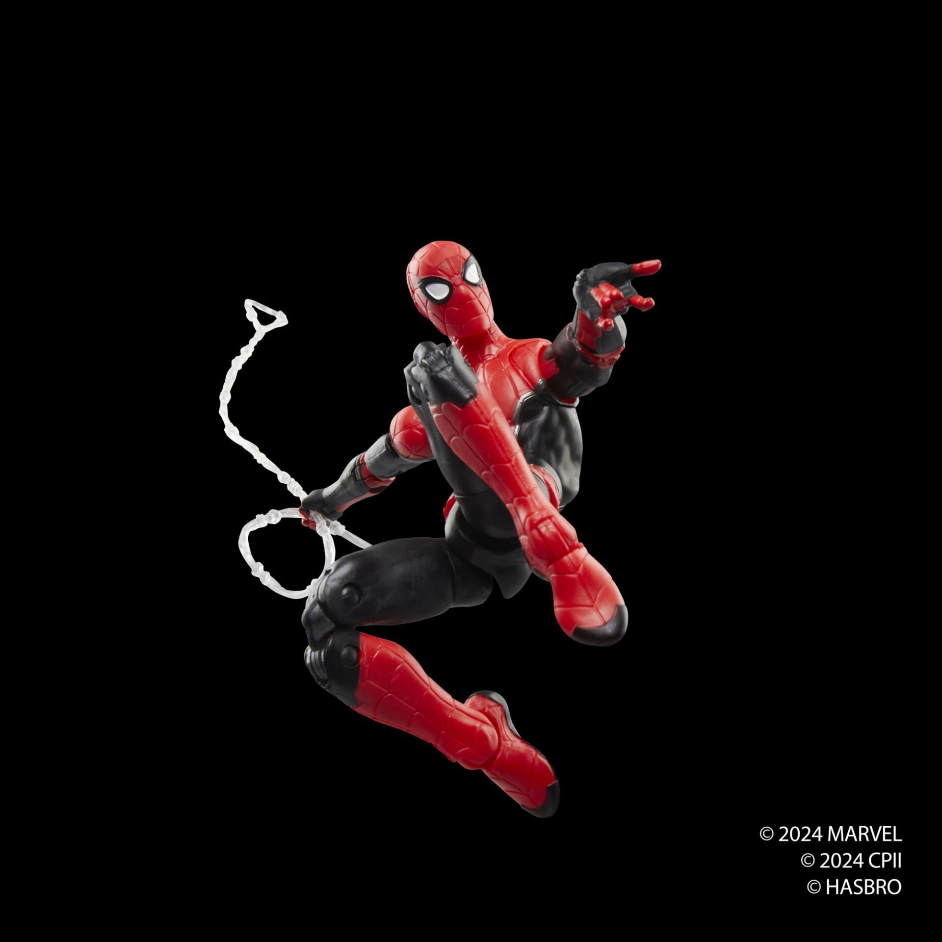 Figura de acción de Spider-Man en el aire, traje rojo y negro, telaraña blanca, fondo negro.
