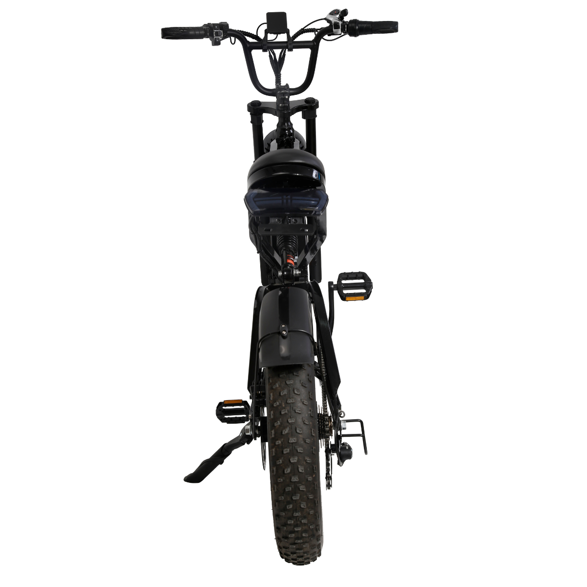 Czarny rower elektryczny, widok z tyłu, z grubymi oponami, pedałami i kierownicą. Tło jest białe.
