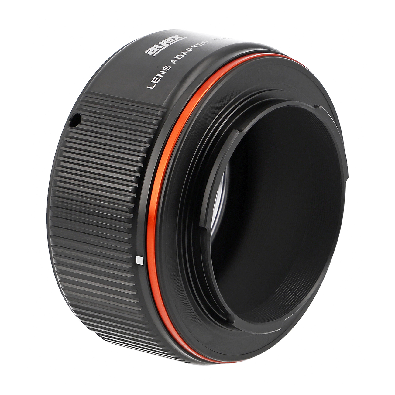 Ein schwarzer Objektivadapter mit orangefarbenen Ringdetails. Er hat einen geriffelten Griff und ein glattes Inneres, wahrscheinlich für Objektive.