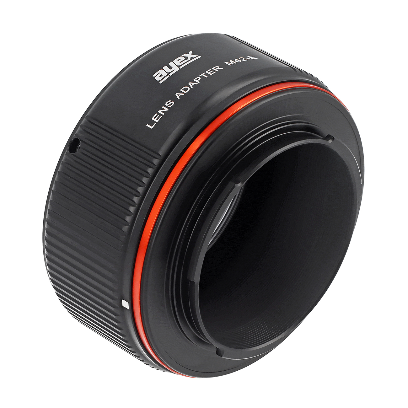 Ein schwarzer Objektivadapter mit rotem Ring und dem Text 'Lens Adapter M42-E'. Die Marke 'ayex' ist ebenfalls sichtbar.