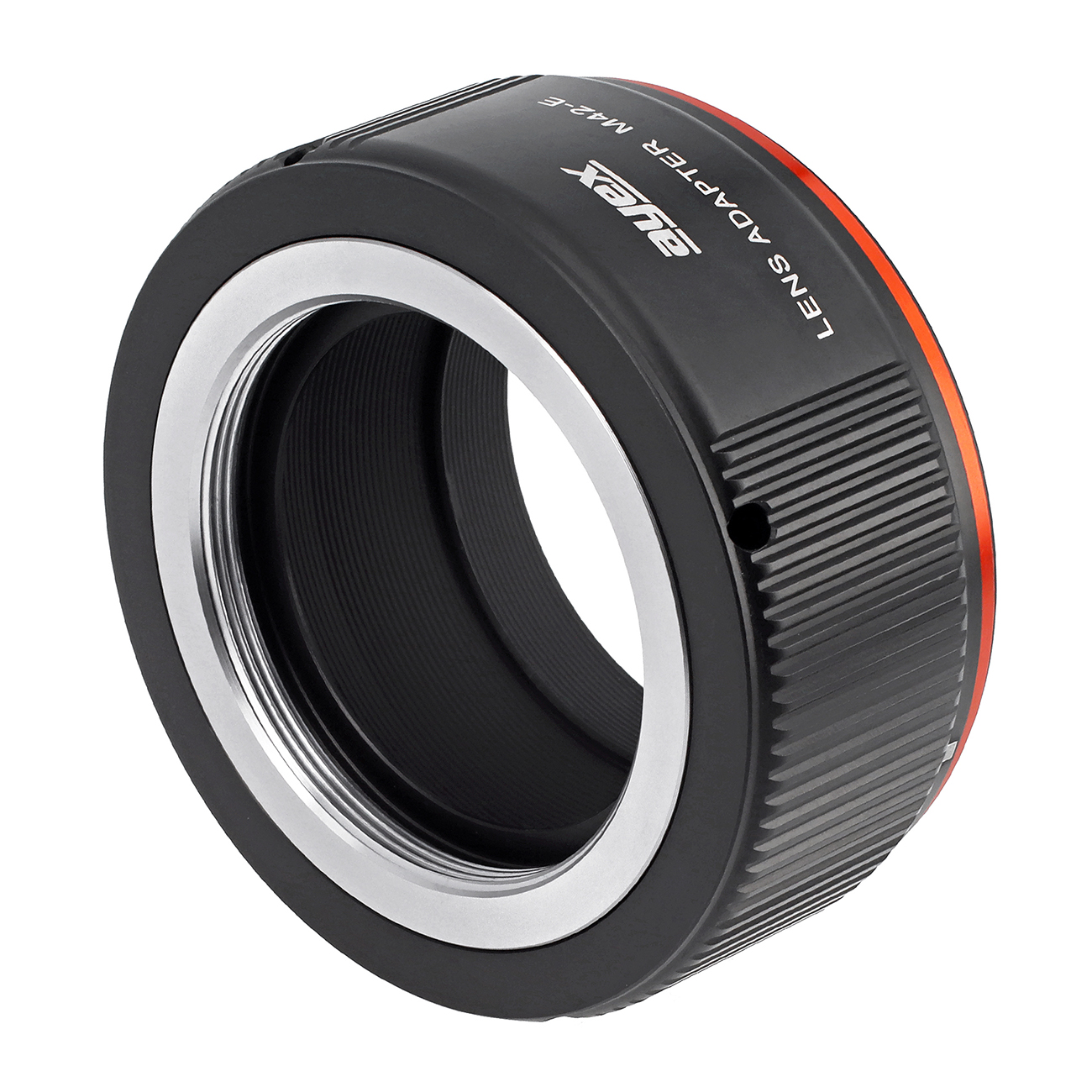 Ein schwarzer und silberner Objektivadapter. Er hat einen orangefarbenen Ring und 'Lens Adapter M42-E' steht darauf.