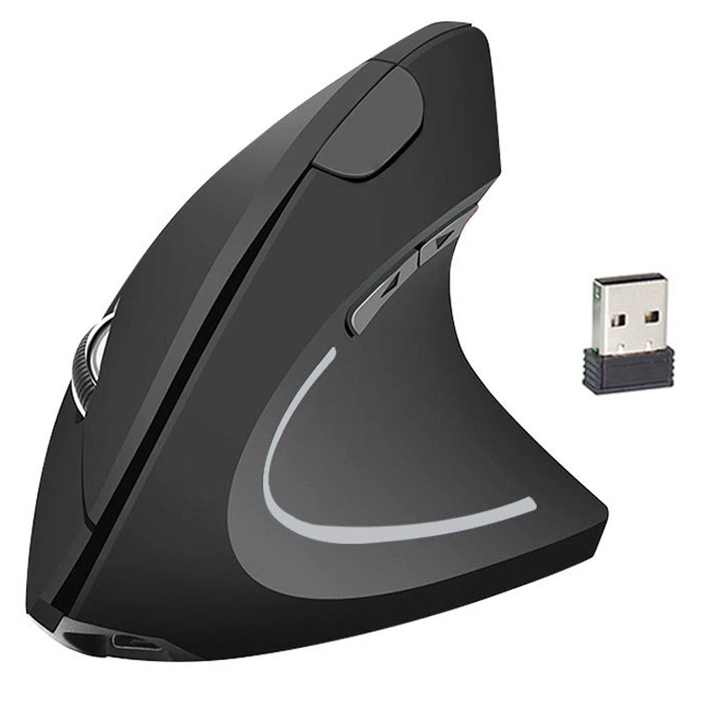 Czarna ergonomiczna mysz pionowa z odbiornikiem USB. Ma zakrzywioną konstrukcję z przyciskami i kółkiem przewijania, na białym tle.