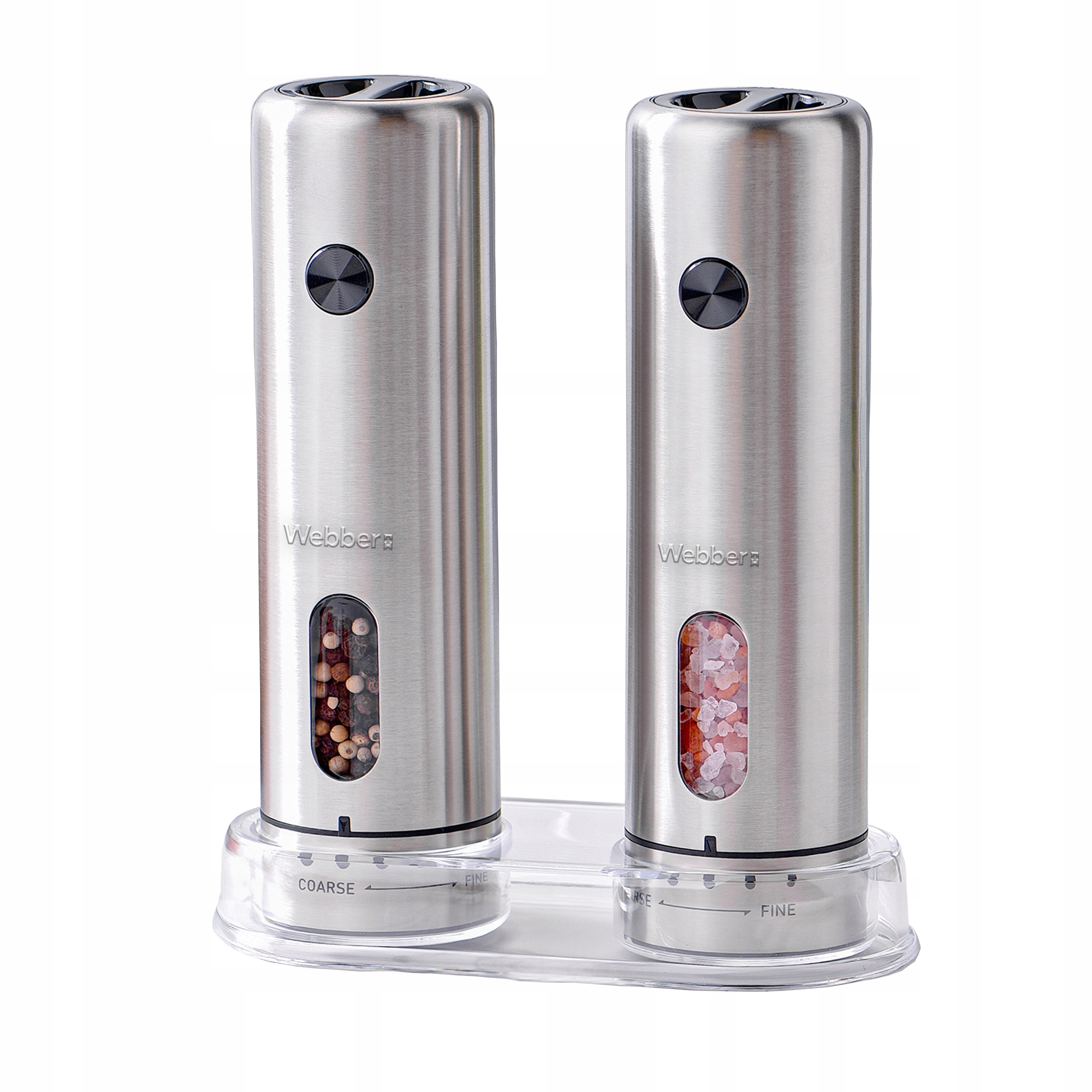 Dwa srebrne elektryczne młynki do soli i pieprzu, z napisem Webber, stojące na przezroczystym stojaku. Jeden ma czarne ziarna pieprzu, drugi różową sól.