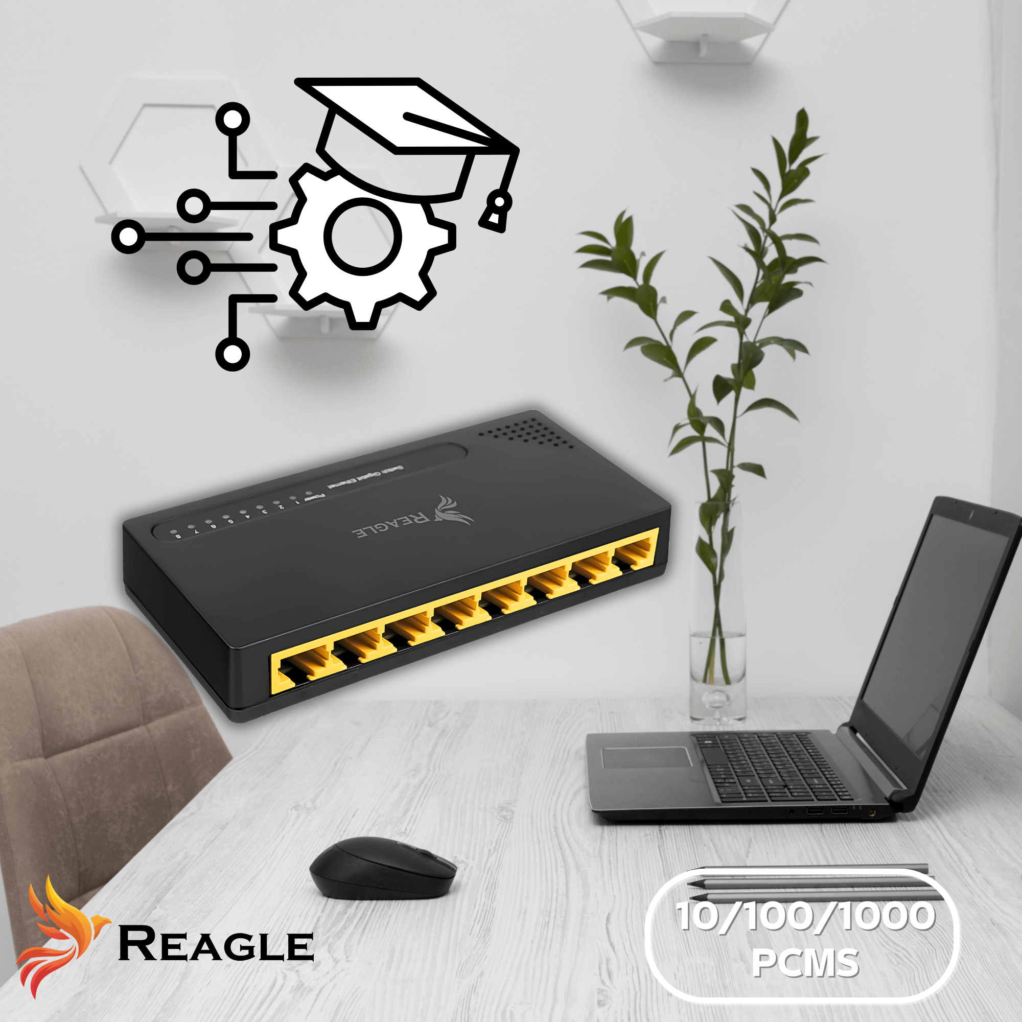 Biurko z laptopem, przełącznikiem sieciowym, myszką i ołówkami. Roślina w wazonie po prawej stronie.