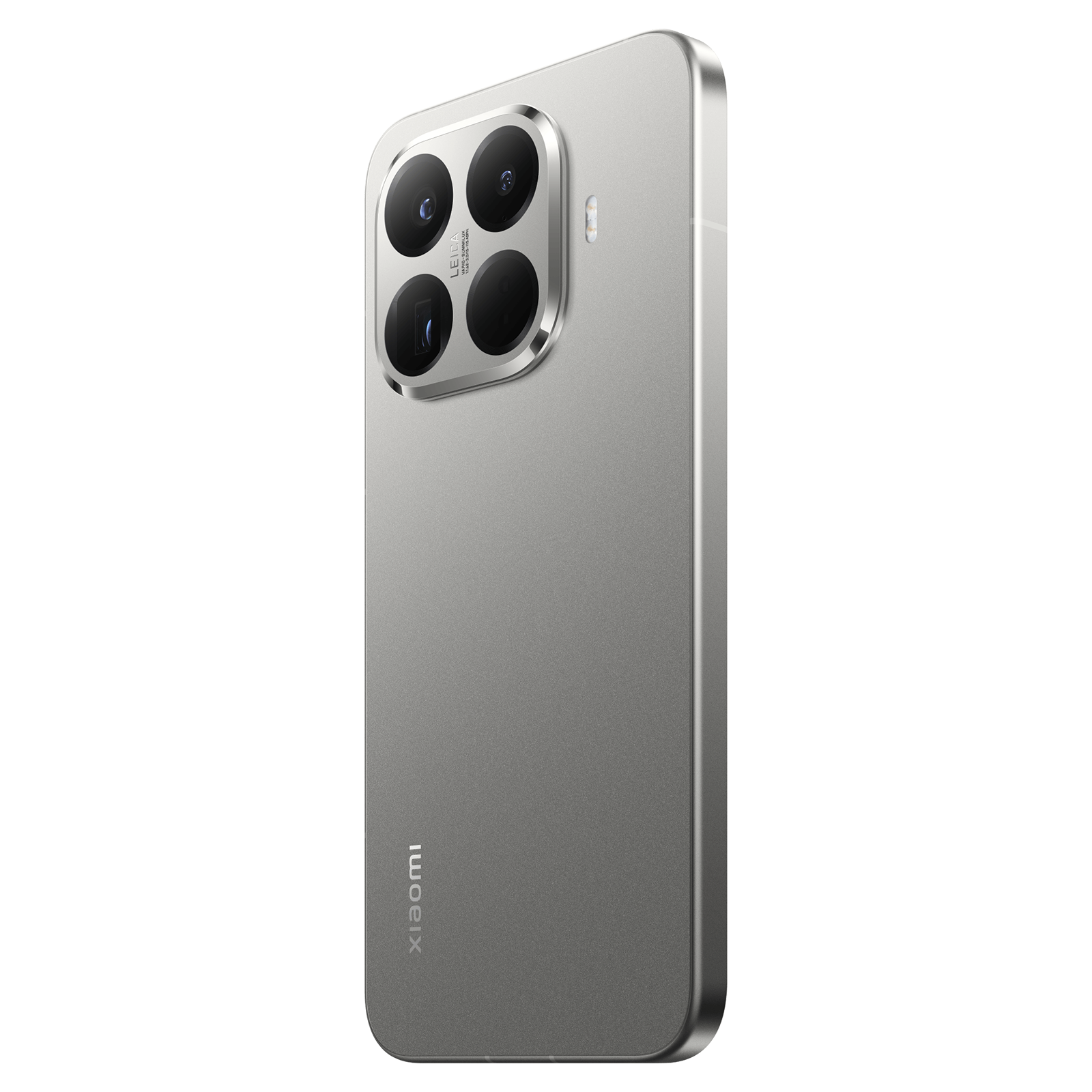 Uno smartphone grigio con sistema fotocamera Leica è mostrato ad angolo, mostrando la fotocamera e il logo Xiaomi.