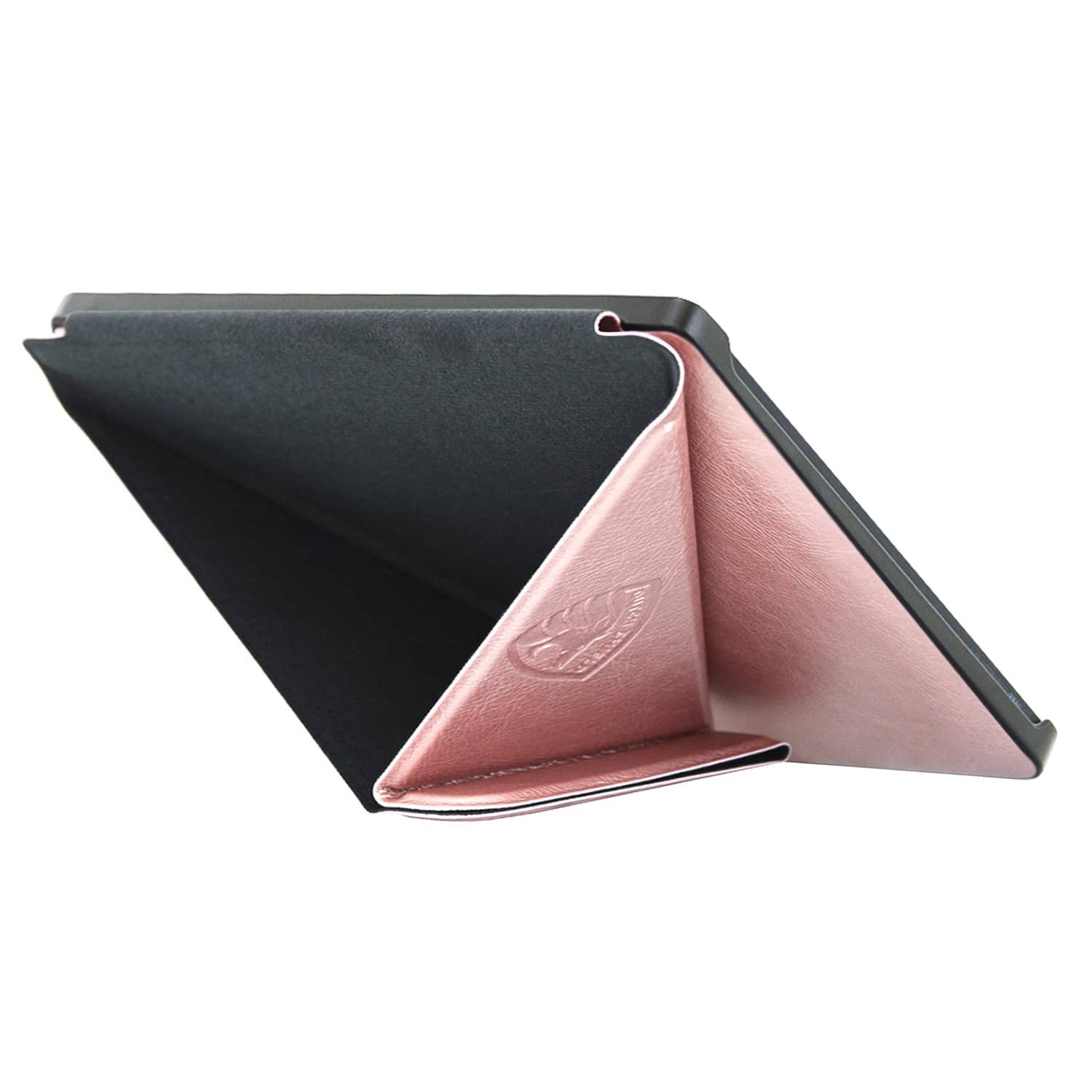 Een tablethoes, zwarte buitenkant en roze binnenkant, geopend om een standaard te vormen. Een bladlogo is zichtbaar op het roze oppervlak.