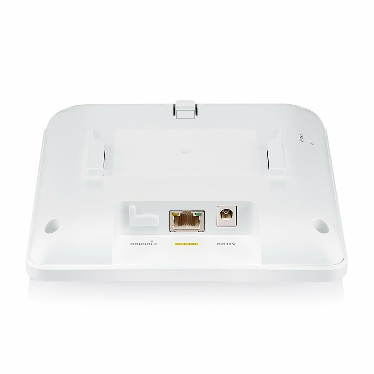 Un appareil réseau blanc avec des ports console, liaison montante et DC 12V. Comprend un bouton de réinitialisation et des fentes de montage.