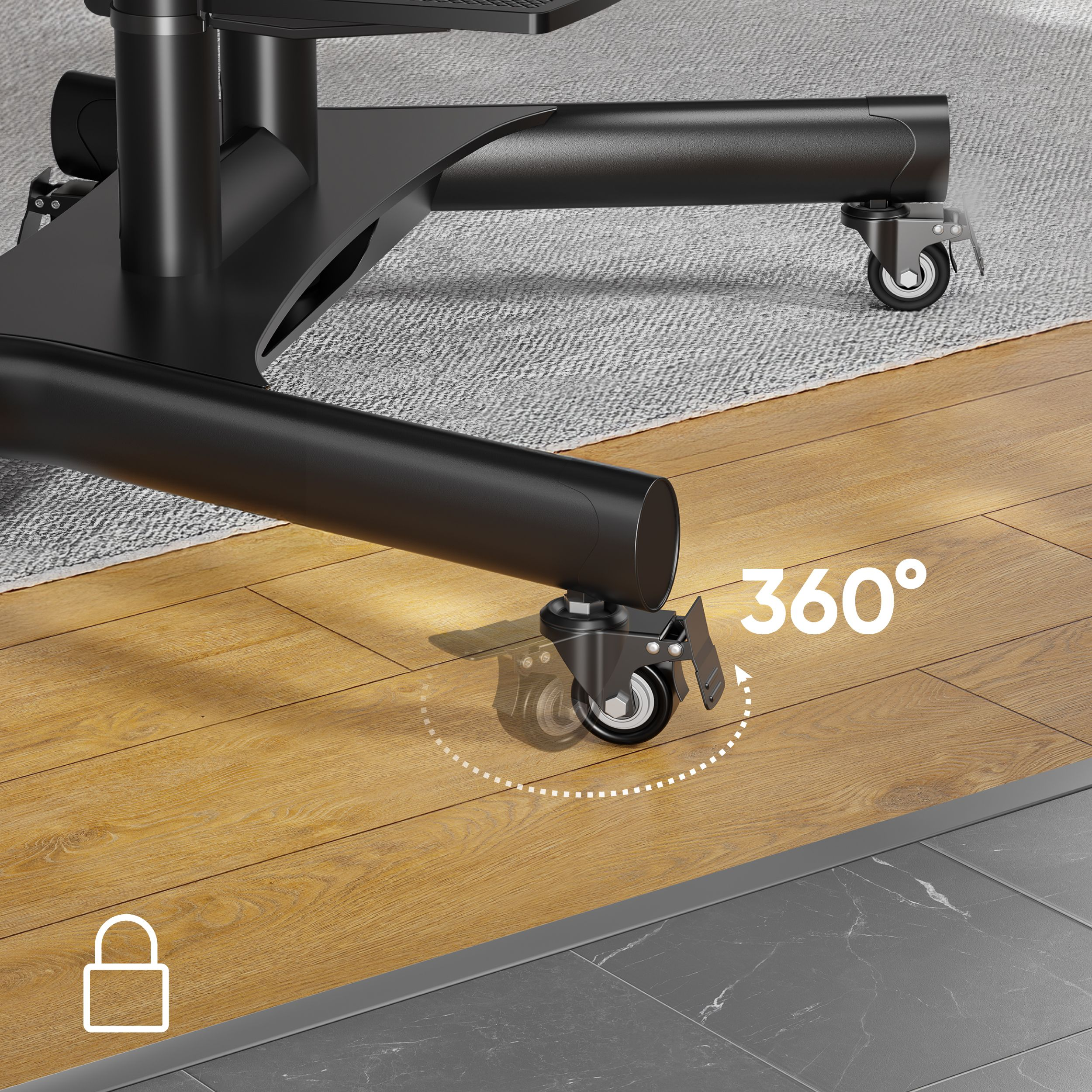 Gros plan d'une roue de chaise noire avec un symbole de rotation à 360 degrés, sur un plancher en bois.