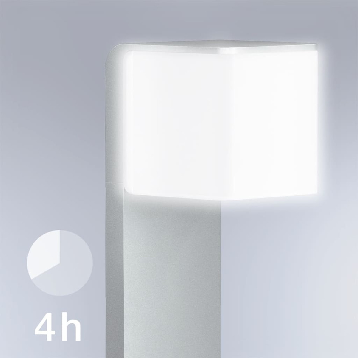Moderne Außenlampe mit leuchtendem weißem Würfel oben. Ein Timer-Symbol mit '4h' befindet sich unten links.