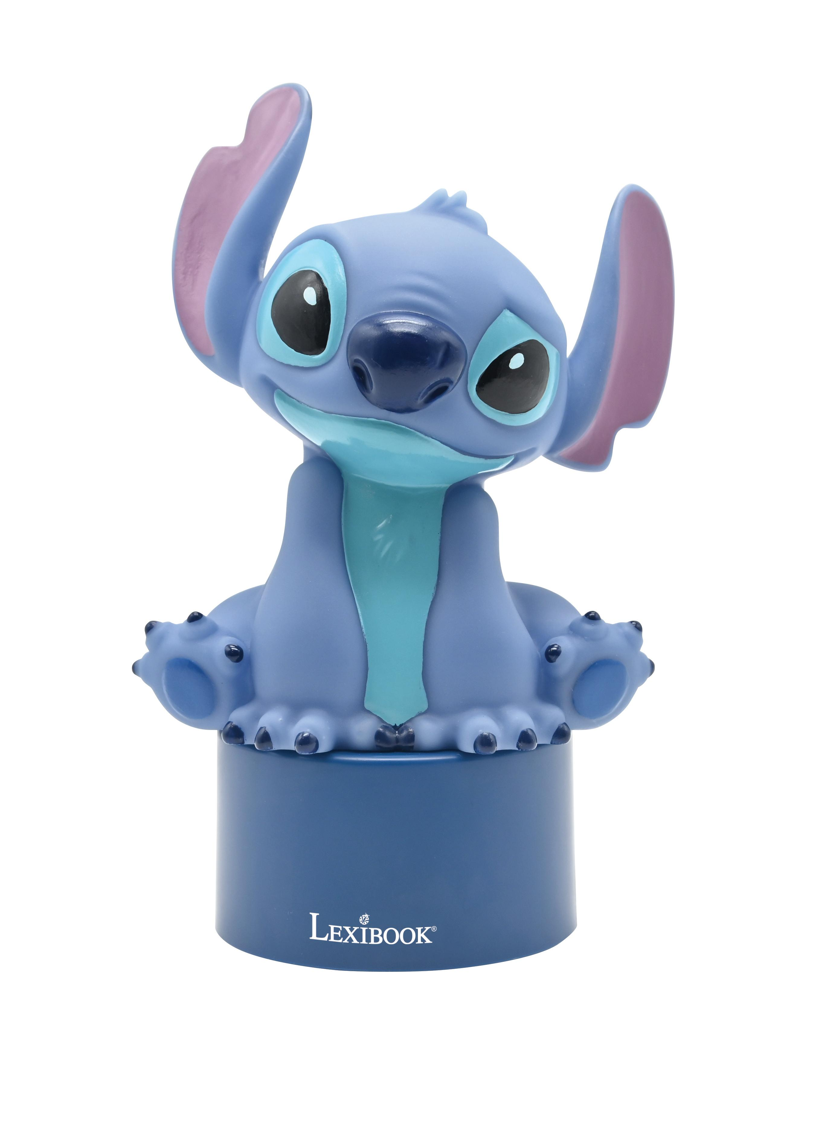 Una figura blu di Stitch è seduta su una base blu. Ha grandi orecchie con interni rosa e grandi occhi. La base ha 'Lexibook'.