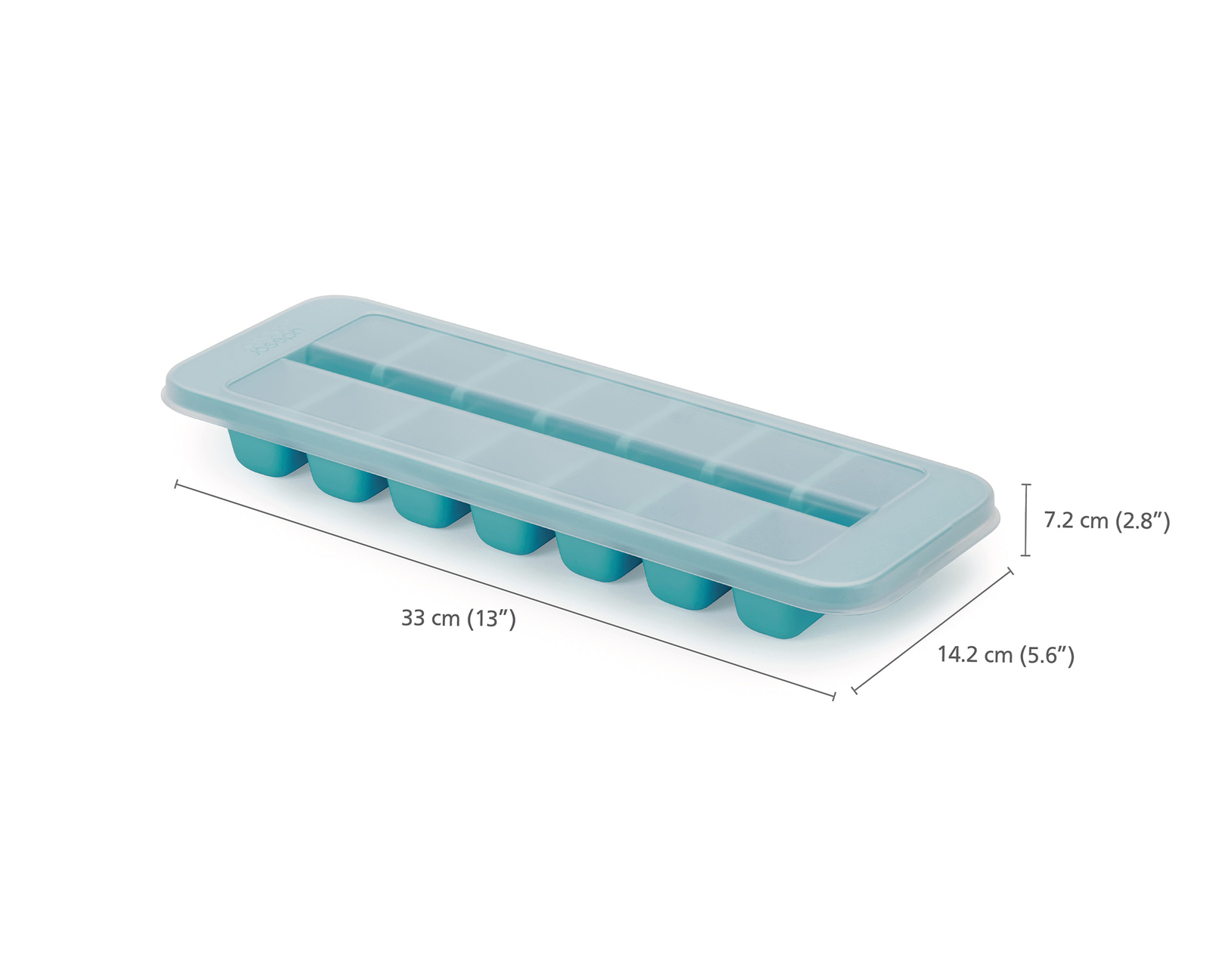 Una cubitera azul claro con medidas. Tiene tapa y compartimentos individuales para cubitos de hielo.