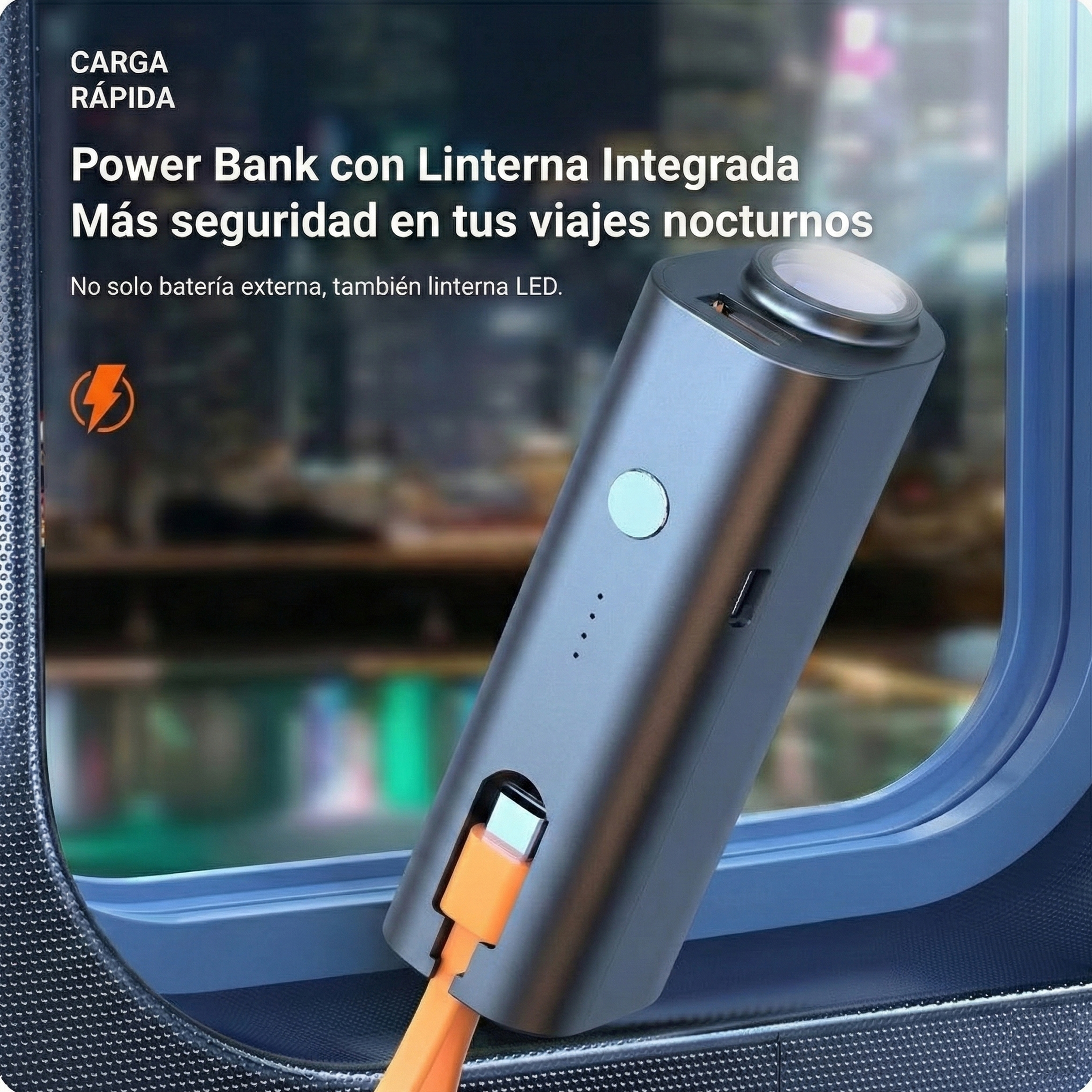 Un power bank grigio con un cavo di ricarica arancione. Testo: 'Power Bank con torcia integrata'.