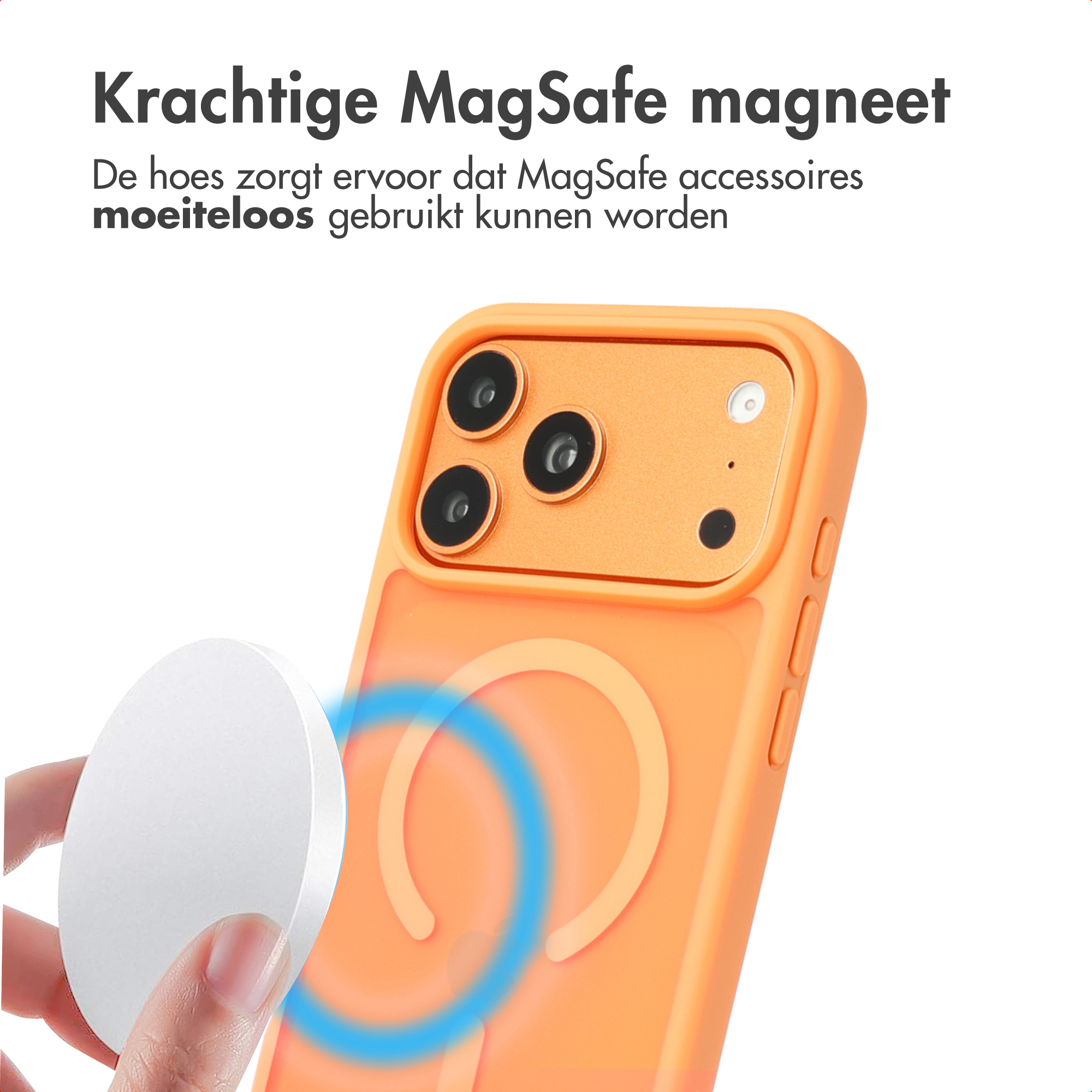 Een oranje telefoonhoesje met een witte MagSafe-accessoire die wordt bevestigd. De hoes heeft een magnetische ring.