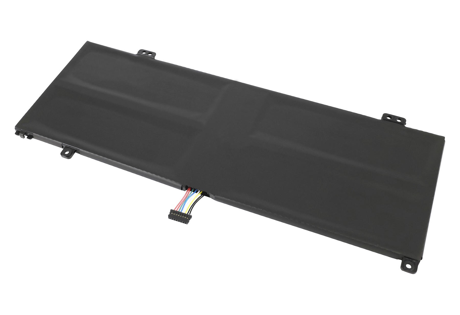 Ein rechteckiger, schwarzer Laptop-Akku mit Stecker und farbigen Drähten. Isoliert auf weißem Hintergrund.