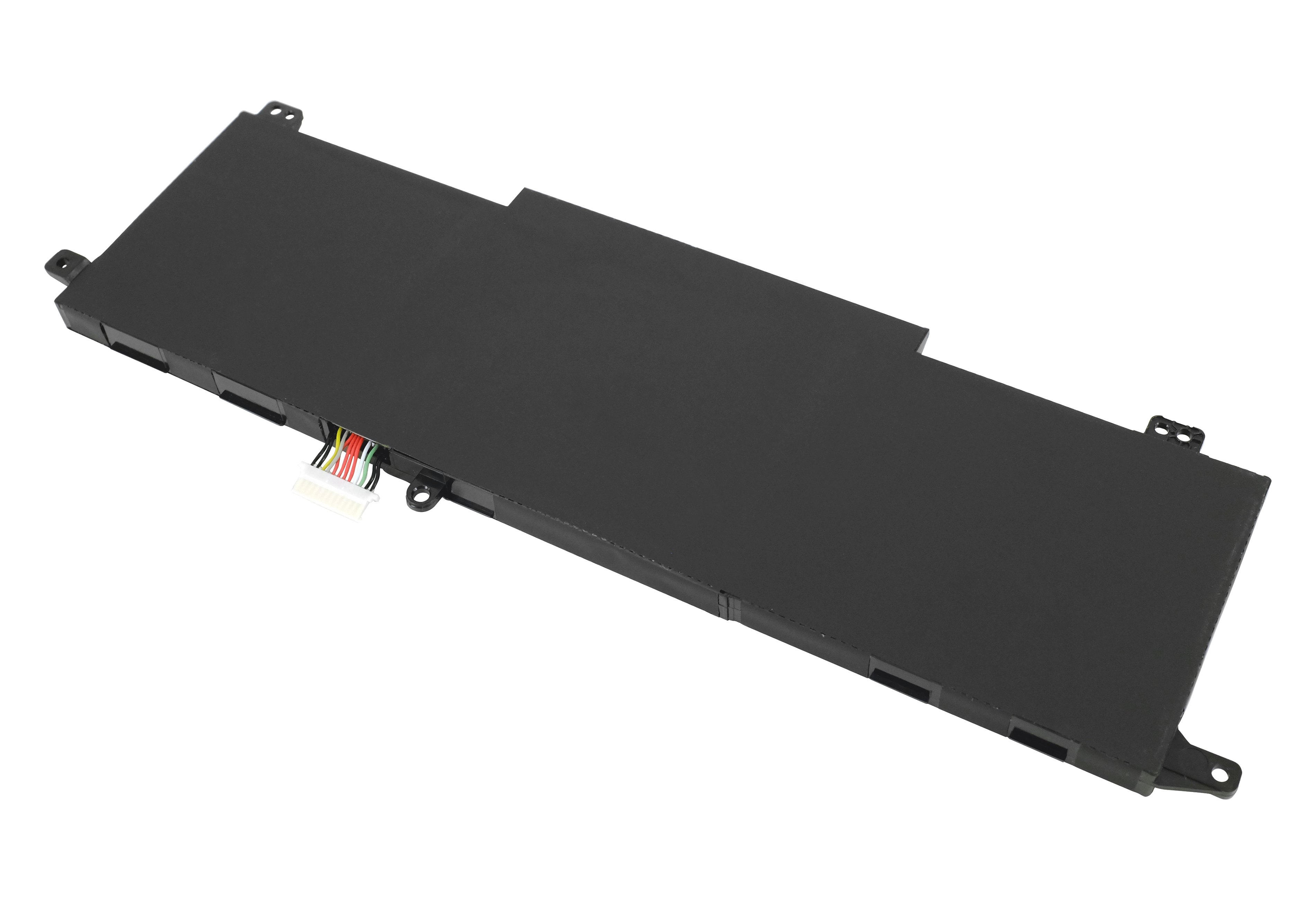 Ein schwarzer Laptop-Akku mit weißem Stecker und farbigen Drähten ist vor weißem Hintergrund isoliert.