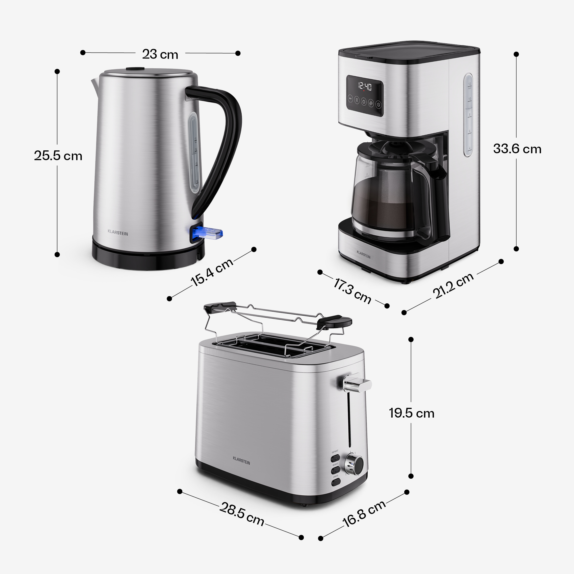 L'immagine mostra un bollitore, una caffettiera e un tostapane. Le dimensioni sono indicate. Tutti gli articoli sono argentati.