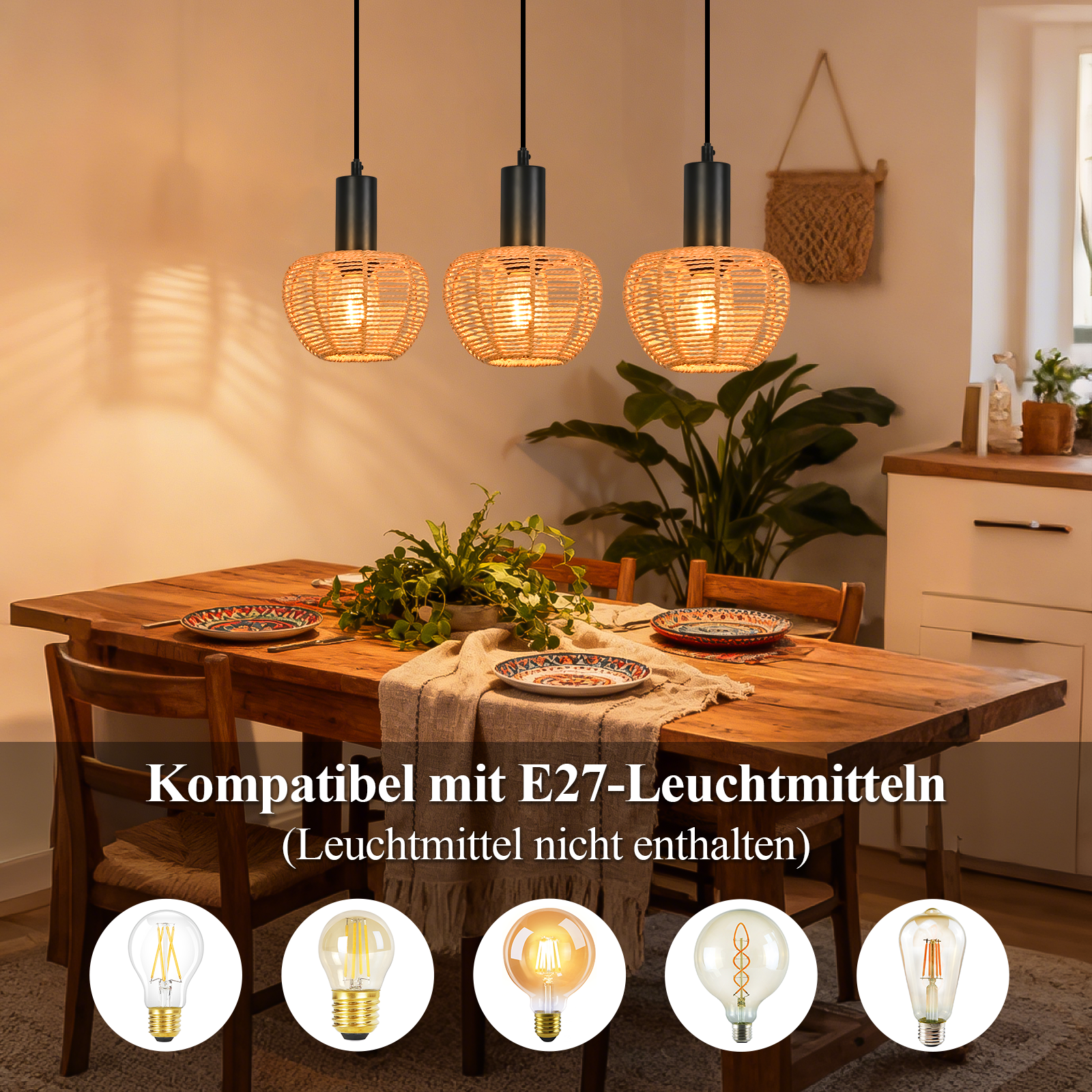 Drei Korblampen hängen über einem Holztisch, der zum Abendessen gedeckt ist. Verschiedene Glühbirnen werden darunter angezeigt.