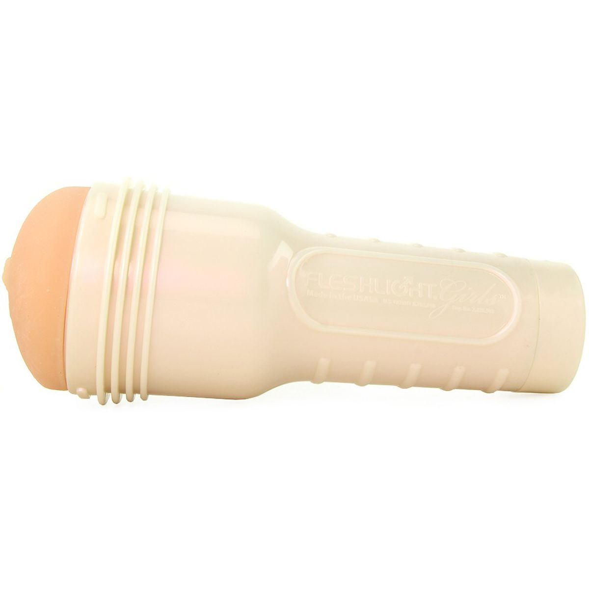 Ein beiges Fleshlight Girls Sexspielzeug mit einer rosa-orangenen Öffnung. Das Spielzeug hat Rillen und der Markenname ist sichtbar.