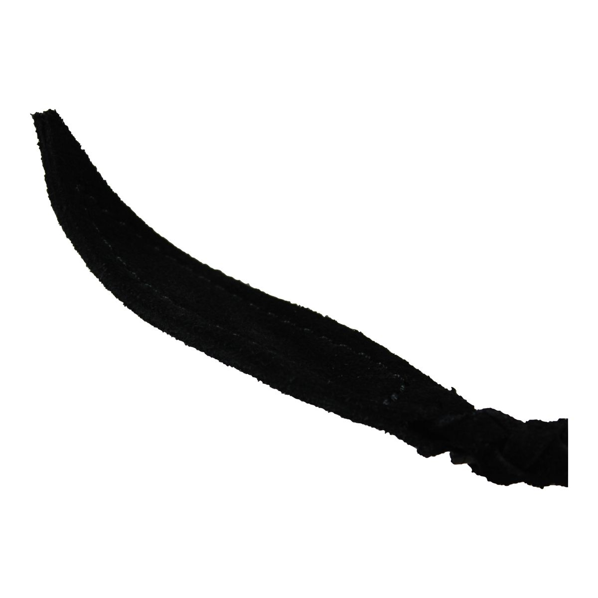Ein gebogenes, schwarzes Objekt ist auf weißem Hintergrund isoliert. Es scheint ein Abschnitt eines Stoffes oder Seils zu sein.