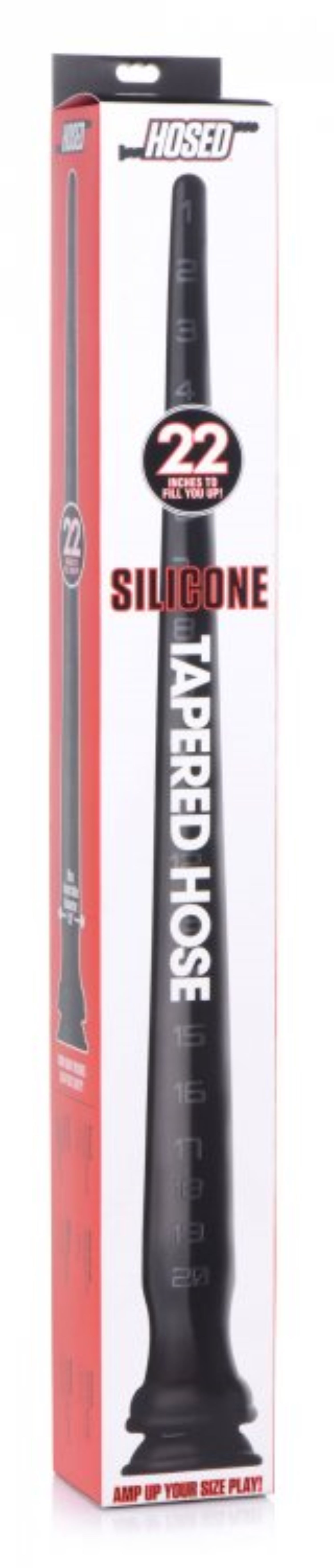Ein schwarzer, konisch zulaufender Silikonschlauch wird in einer Schachtel gezeigt. Die Verpackung hat rote und weiße Details mit Text.