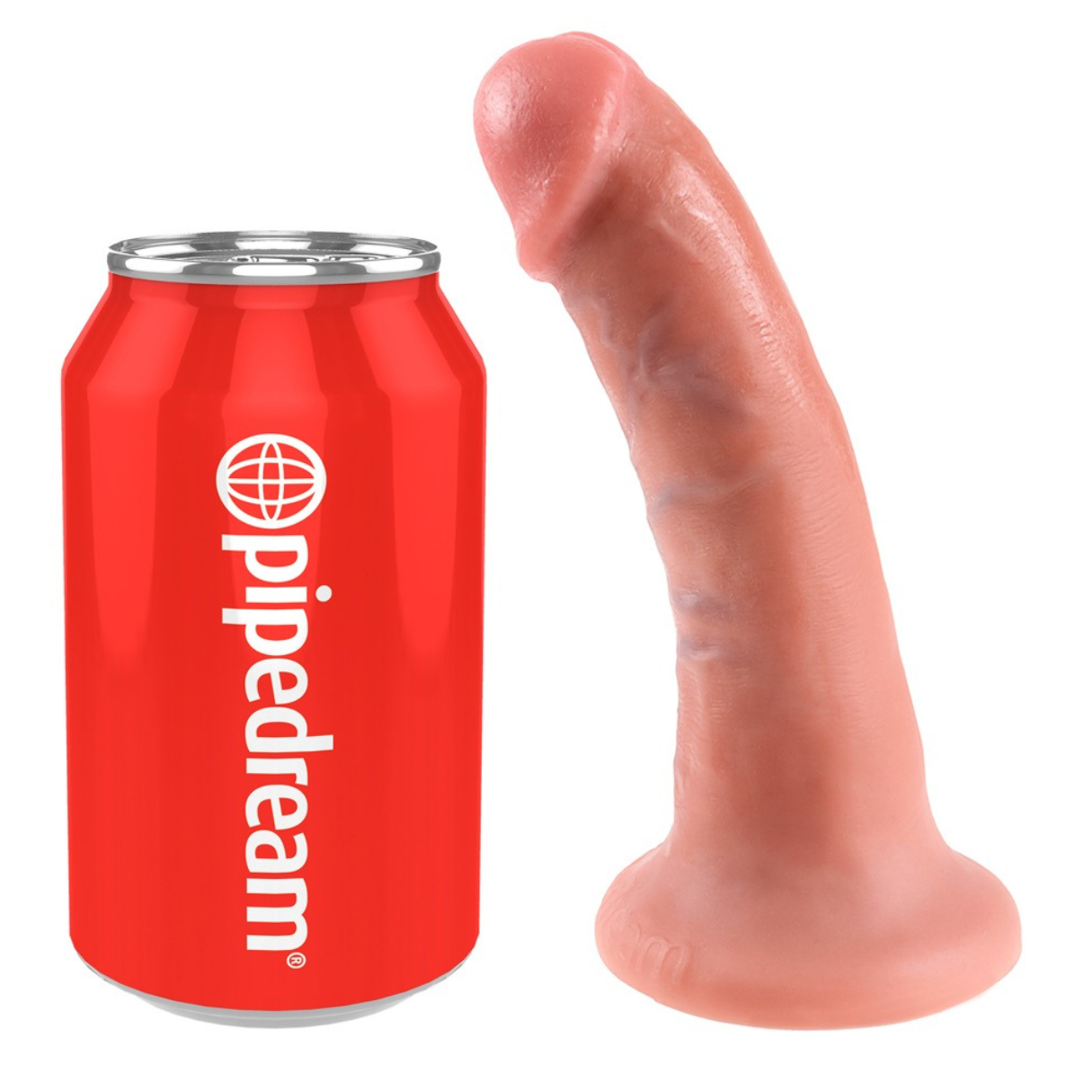 Eine rote "pipedream"-Dose und ein fleischfarbener Dildo. Die Dose ist links, der Dildo rechts, beide isoliert auf Weiß.