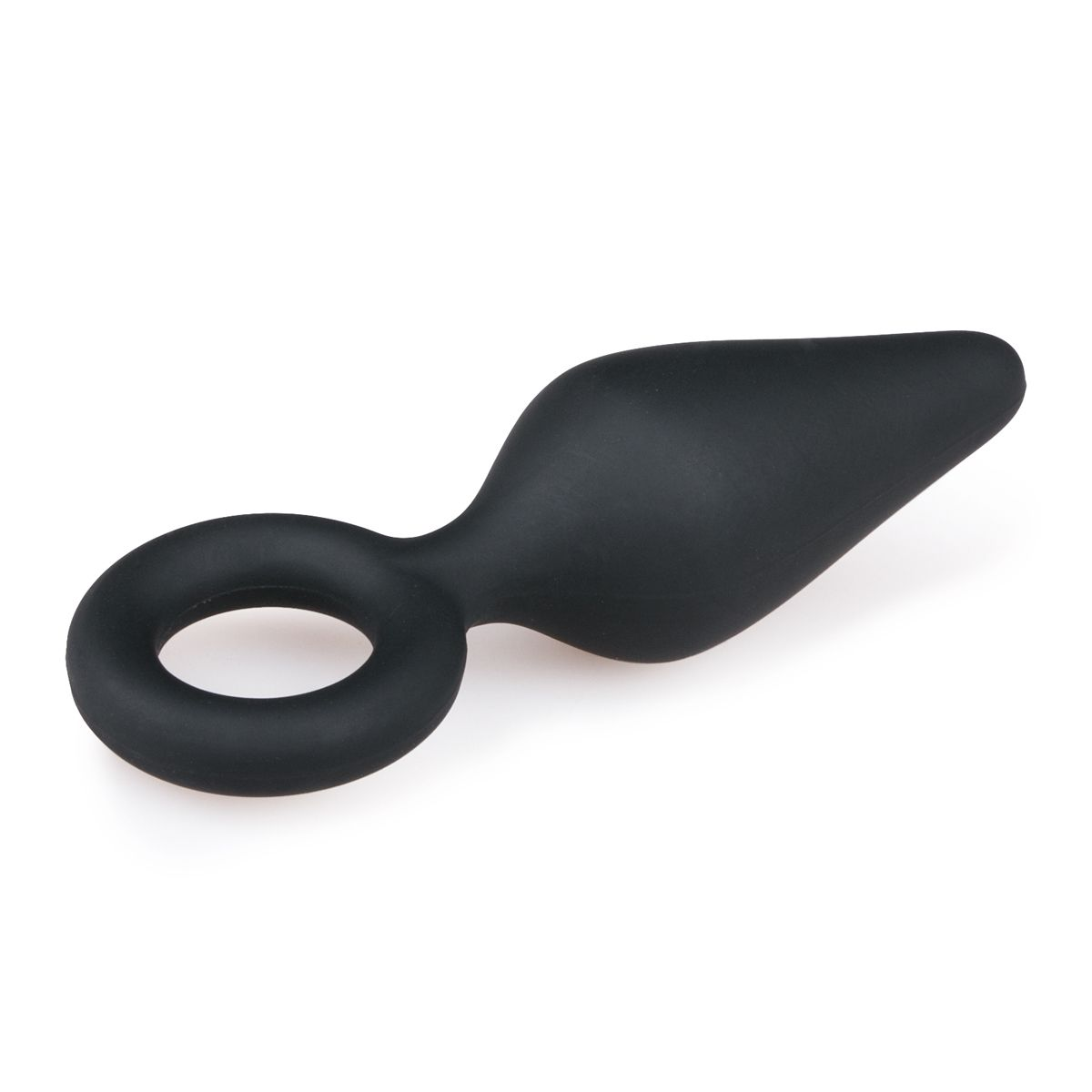 Ein schwarzes Sexspielzeug mit einem abgerundeten Ring an einem Ende und einer gebogenen, sich verjüngenden Form am anderen Ende auf weißem Hintergrund.