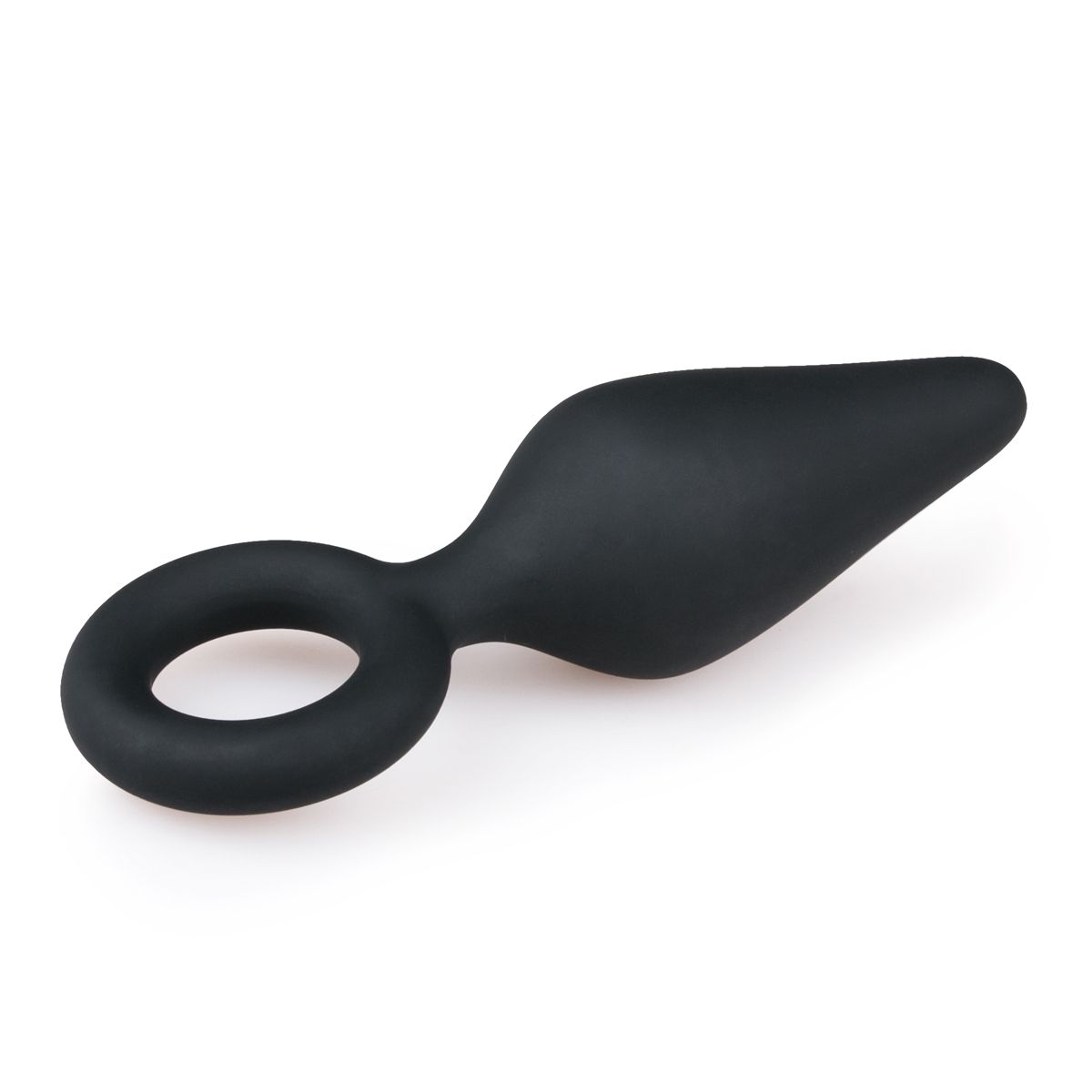 Ein schwarzes Sexspielzeug mit einem Ring an einem Ende und einer verjüngten, abgerundeten Form am anderen Ende, isoliert auf weißem Hintergrund.