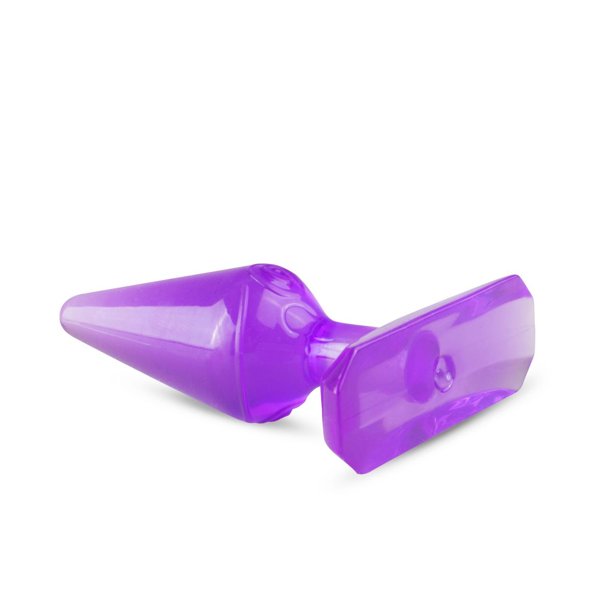 Ein durchscheinendes, lila Sexspielzeug liegt auf einer weißen Oberfläche. Es hat einen konischen Stecker und einen rechteckigen Sockel.