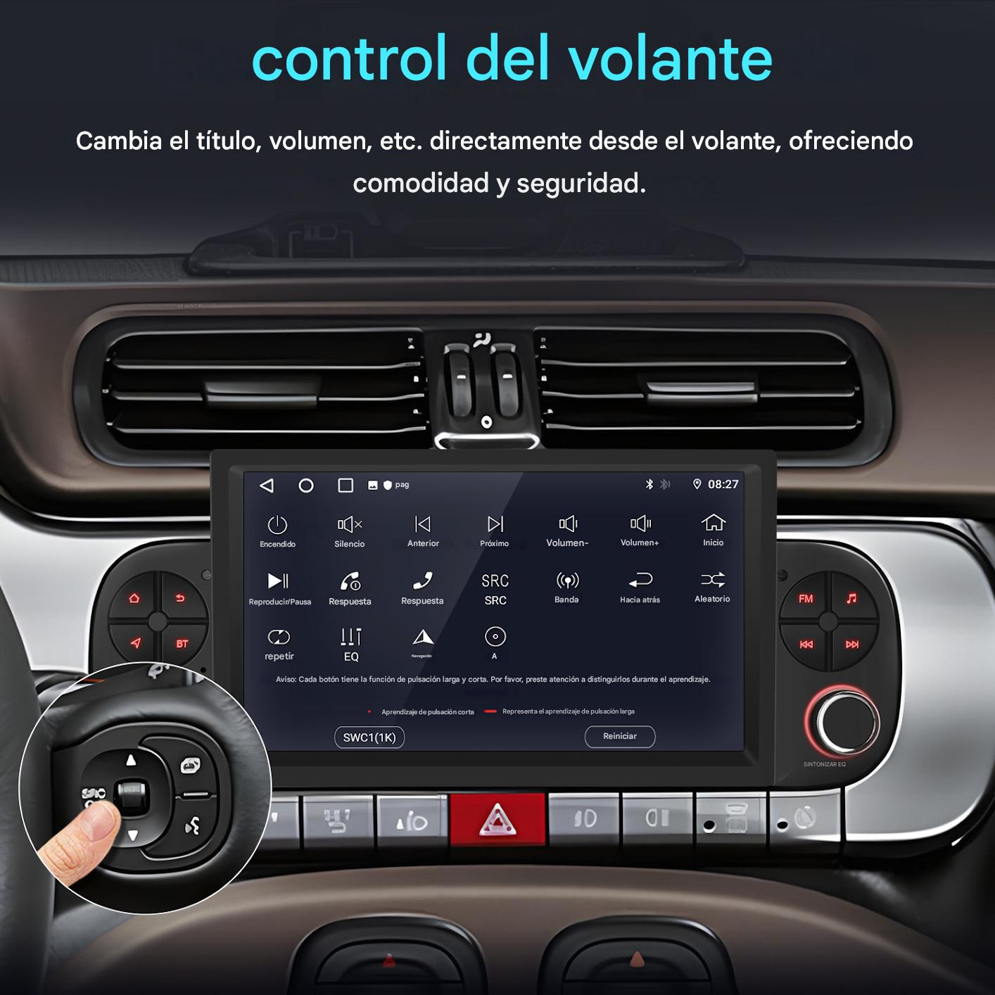 Panel de control del coche con pantalla, volante con botones y mano pulsando un botón.