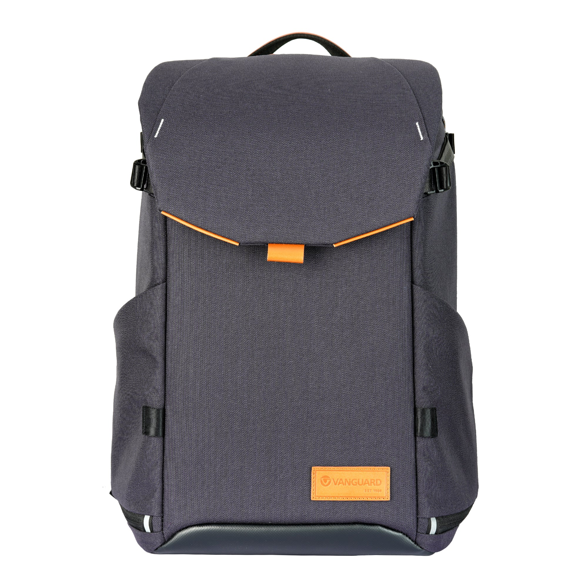 Ein dunkelgrauer Rucksack mit orangefarbenen Akzenten, einem schwarzen Griff und dem Vanguard-Logo.
