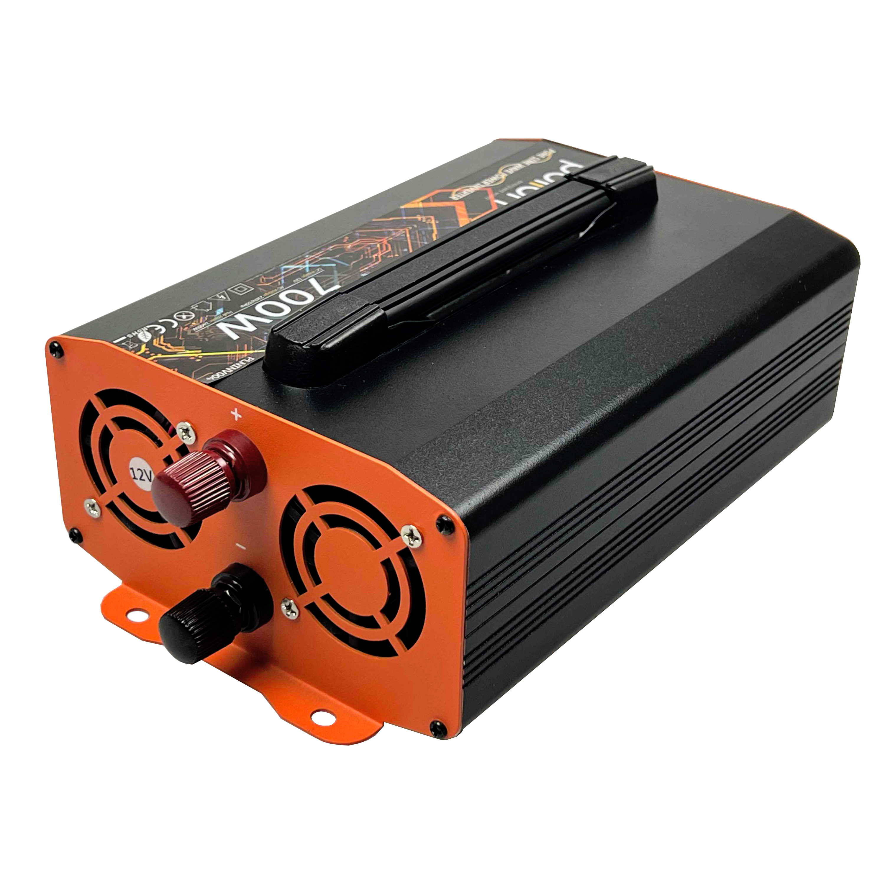 Pomarańczowo-czarny falownik. Ma uchwyt, wentylatory i zaciski wejścia/wyjścia. Etykieta mówi 700W.