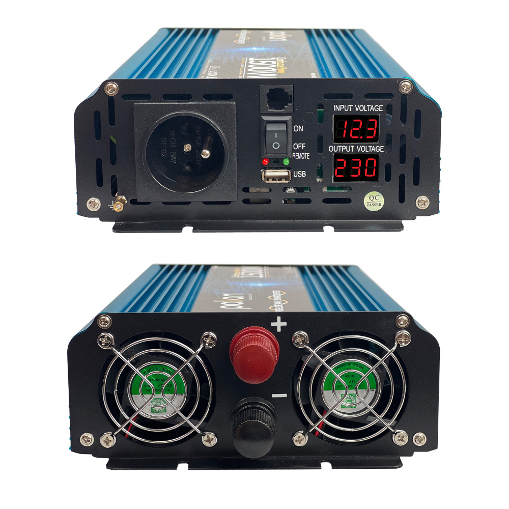 Niebiesko-czarny falownik z wtyczką, portem USB, wyświetlaczem cyfrowym i wentylatorami. Wyświetla odczyty napięcia.