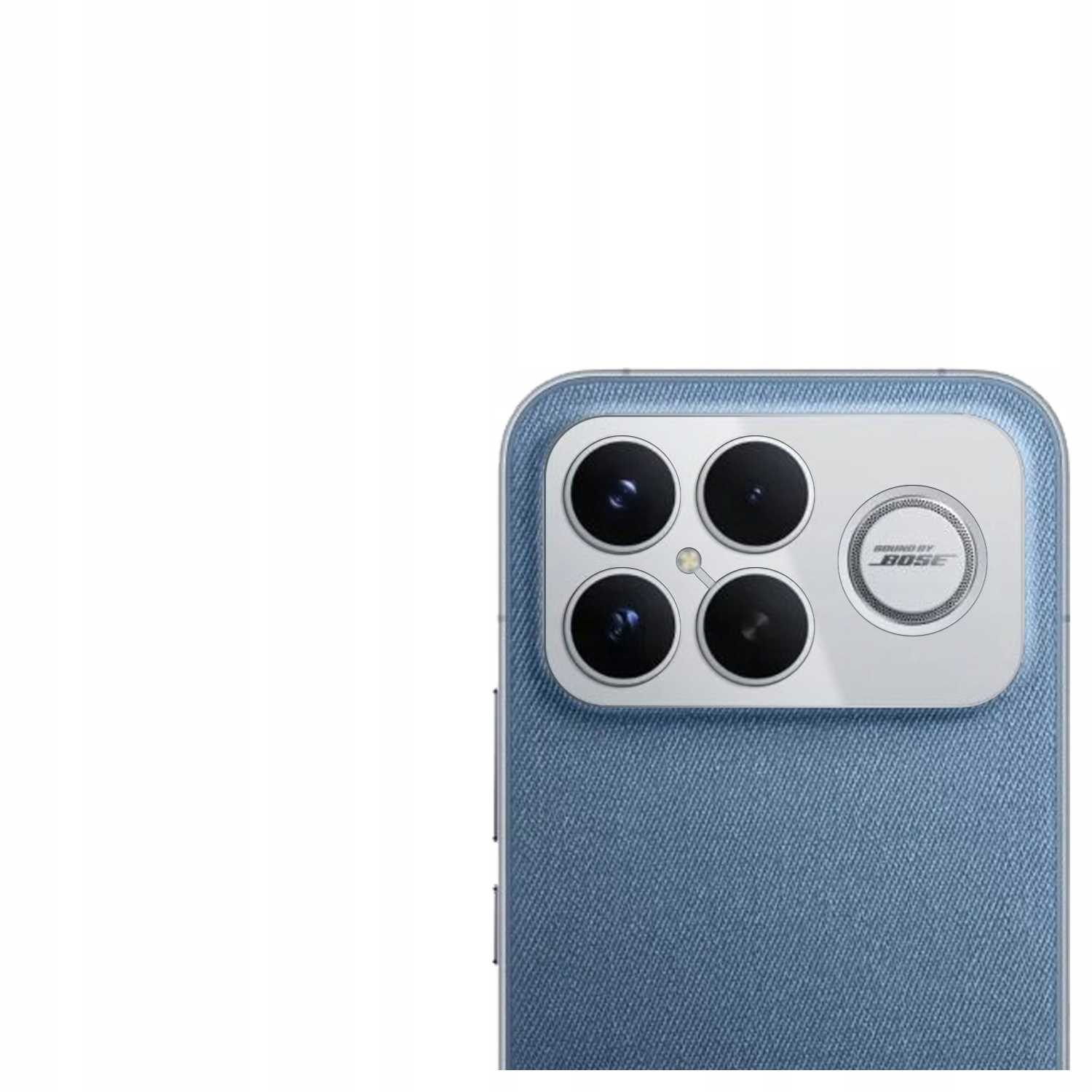 Zbliżenie modułu aparatu w telefonie z czterema obiektywami i logo Bose. Telefon ma niebieski tył przypominający dżins.