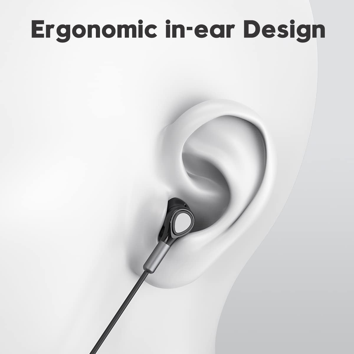 Kopfhörer im Ohr. Grauer und schwarzer Kopfhörer in einem Ohr. Weißer Hintergrund und Text 'Ergonomisches In-Ear-Design'.
