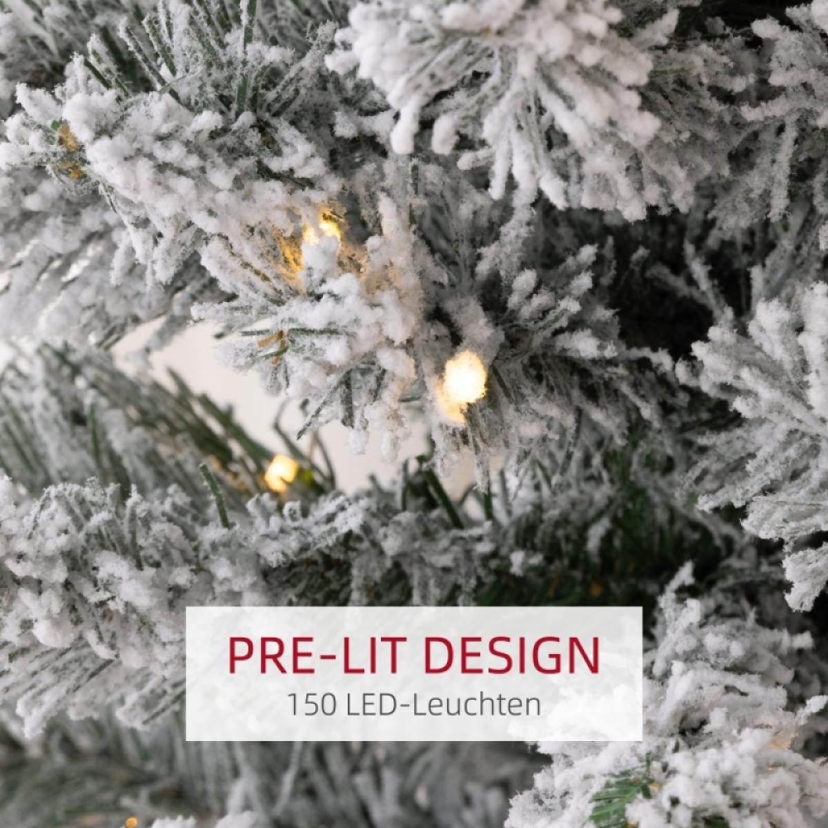 Nahaufnahme eines verschneiten Weihnachtsbaums mit vorbeleuchtetem Design. Weißer Schnee bedeckt die grünen Zweige, mit warmweißen LED-Leuchten.