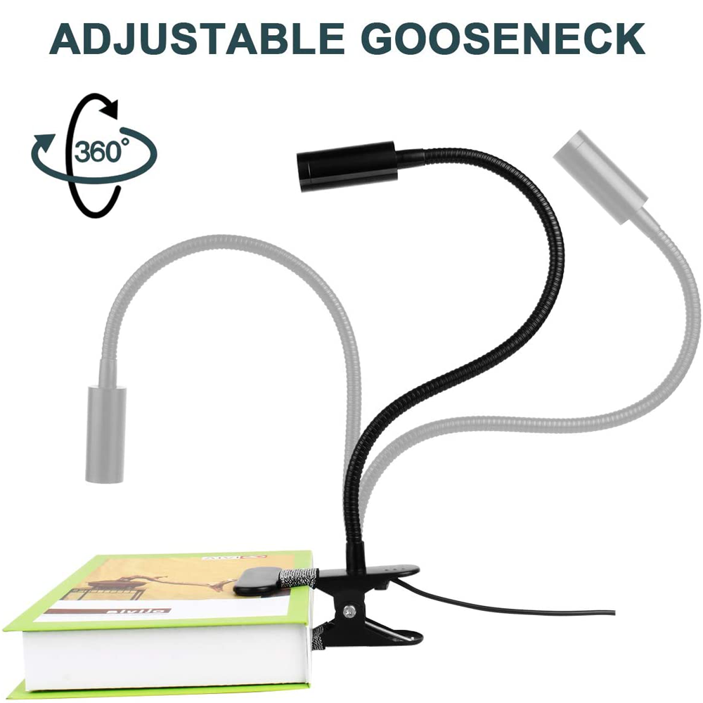 Eine flexible schwarze Schwanenhalslampe ist an einem Buch befestigt. Zwei weitere Lampen in Grau zeigen die Flexibilität. Der Text lautet 'Verstellbarer Schwanenhals'.