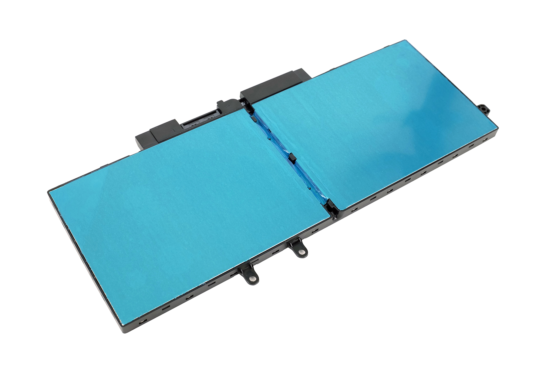 Ein Laptop-Akkupack. Es hat zwei rechteckige blaue Abschnitte, einen schwarzen Rahmen und Anschlüsse auf weißem Hintergrund.
