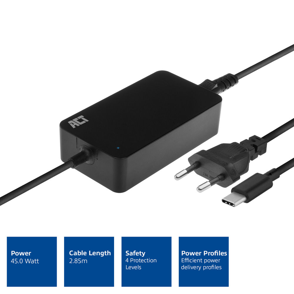 Zwarte stroomadapter met kabels en stekkers. Het heeft het 'ACT'-logo en specificaties in blauwe vakken.