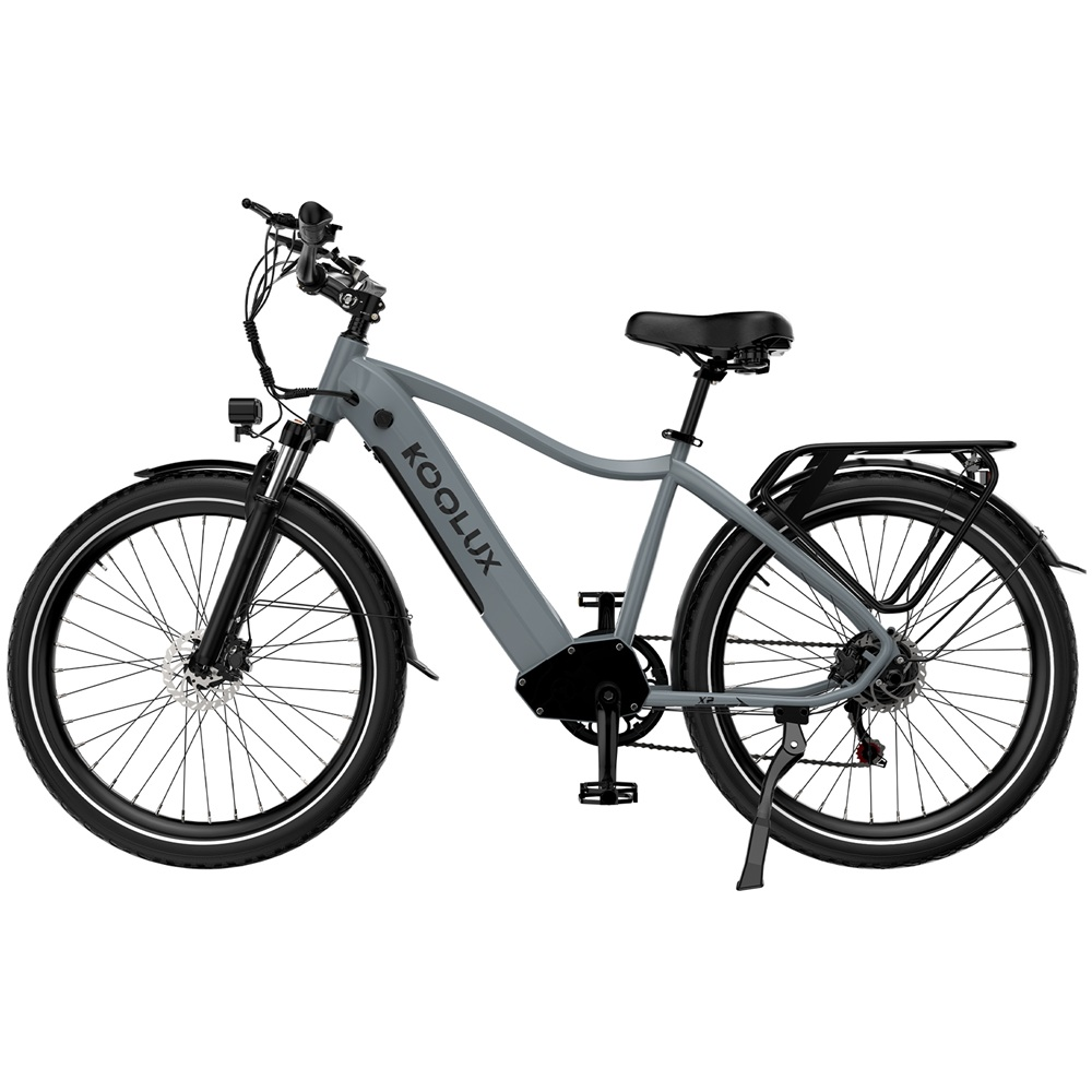 Ein graues Elektrofahrrad. Es hat schwarze Reifen und einen schwarzen Sitz. Der Markenname KOOLUX ist sichtbar. Das Fahrrad steht vor weißem Hintergrund.