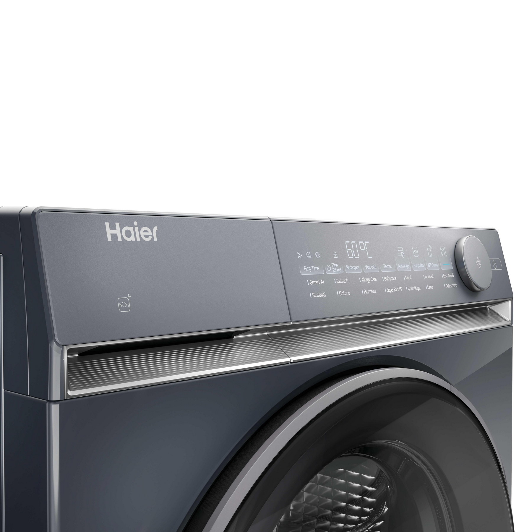 Una lavatrice Haier grigio scuro. Ha un display digitale e una manopola di controllo. La porta è visibile.