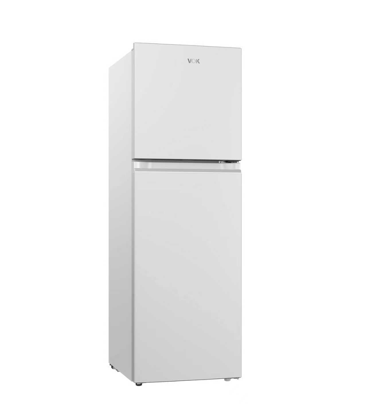 Un refrigerador blanco con dos puertas. La marca 'VOK' es visible. El refrigerador está sobre un fondo blanco.
